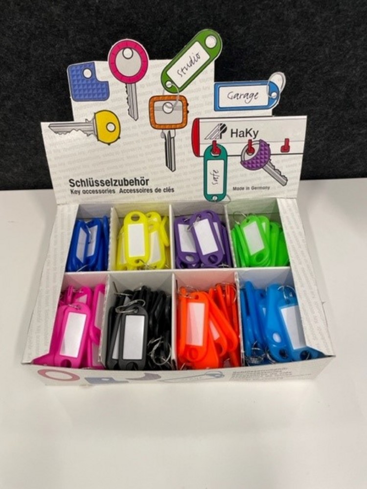 Nyckelbricka med nyckelring        i blandade glada färger 200st