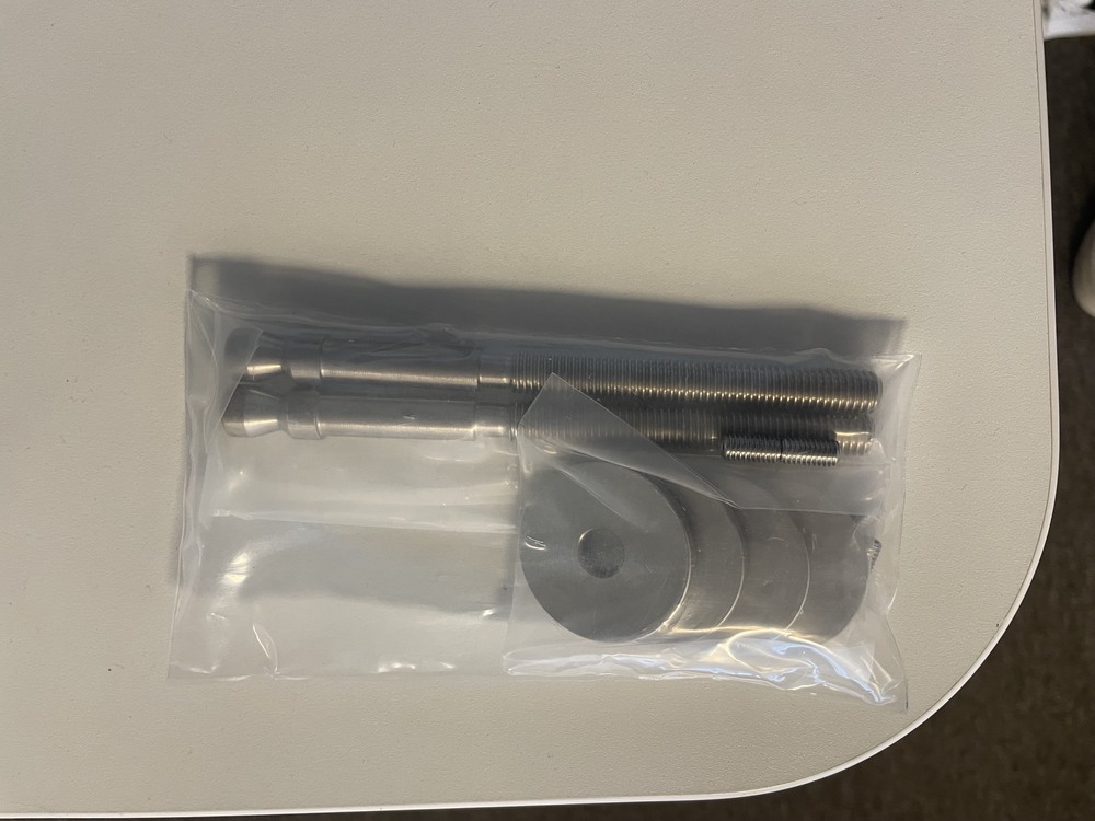 Dold bultsats Bänebeslag till 32mm rör ( parmontage)