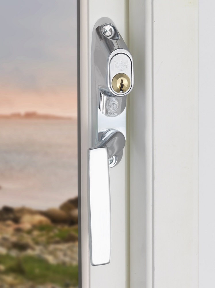 Låshandtag 790 höger krom x=44mm