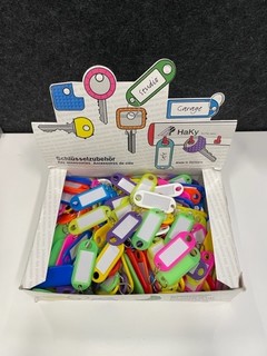 Nyckelbricka med S-krok            osorterat i blandade färger 200st