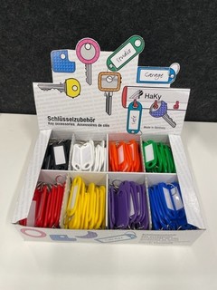 Nyckelbricka med nyckelring        i blandade färger 200st