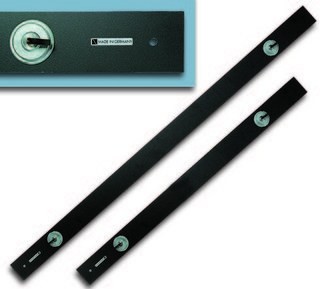 Linjal, 200 cm lång 8 cm bred,     5 mm tjock, 2 sug- koppar