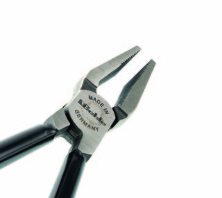 Kröjseltång, 180 mm lång svart,    käftbredd 24 mm